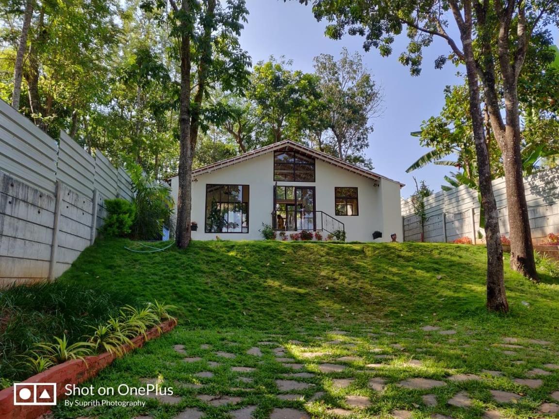 Aakriti Homestay Chikmagalur Ngoại thất bức ảnh